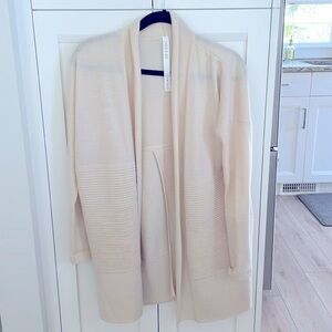 Lululemon Sit in Lotus Wrap ll size 4